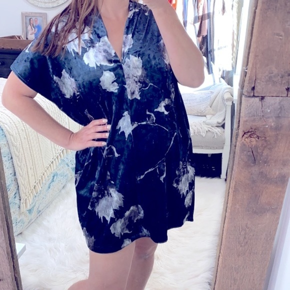 Karlie crushed velvet floral dress size small oversized - Picture 5 of 8